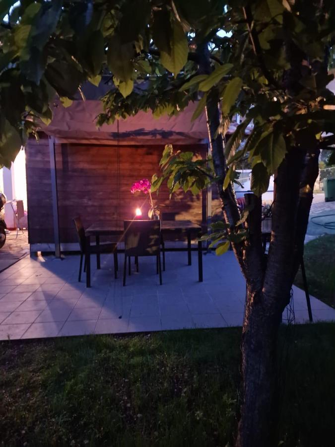 Apartments Poretti For 2,In Center Parking Free In The Yard,6 Min Beach Walk Rovinj Exteriör bild