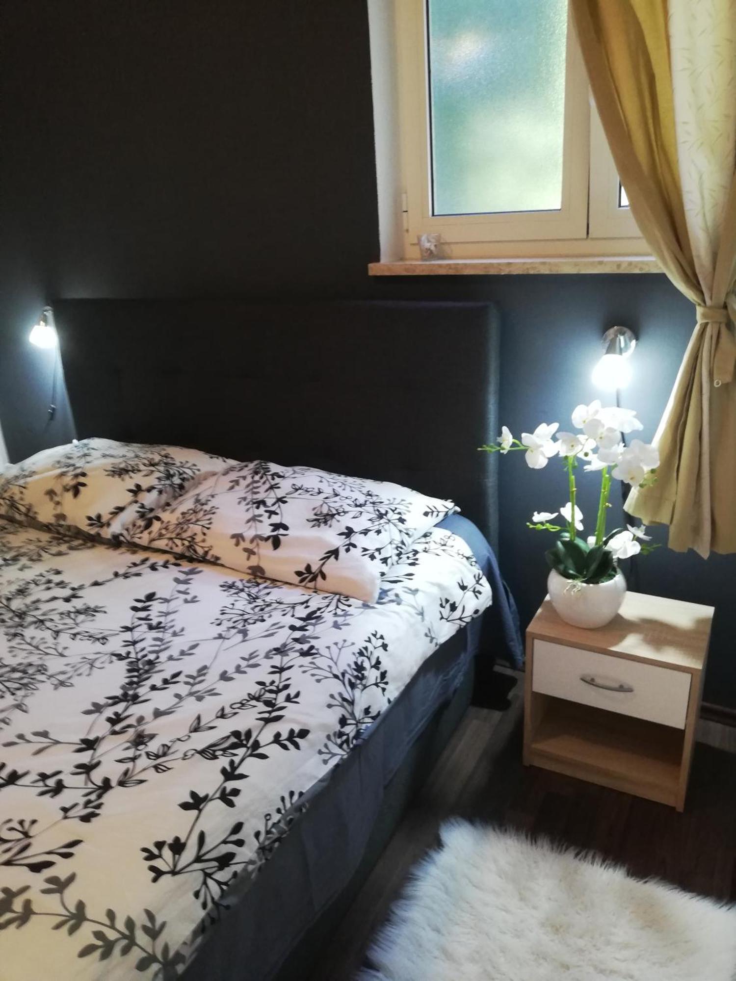Apartments Poretti For 2,In Center Parking Free In The Yard,6 Min Beach Walk Rovinj Exteriör bild