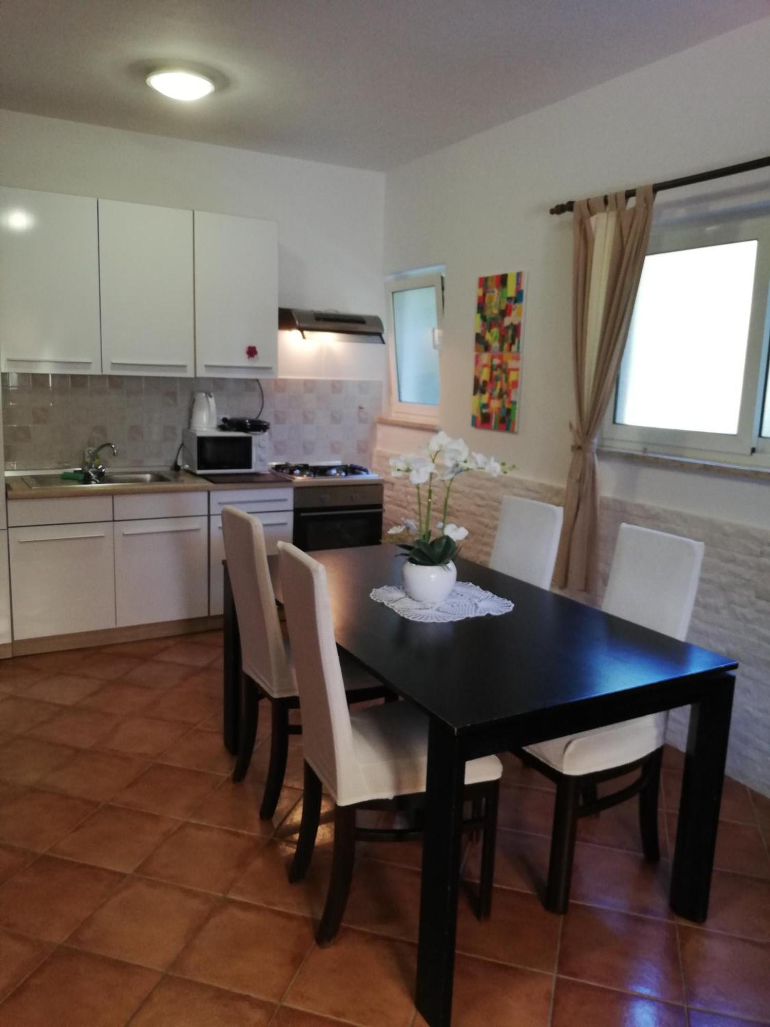 Apartments Poretti For 2,In Center Parking Free In The Yard,6 Min Beach Walk Rovinj Exteriör bild